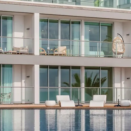 Madeira Palace Iii By An Island * Фуншал