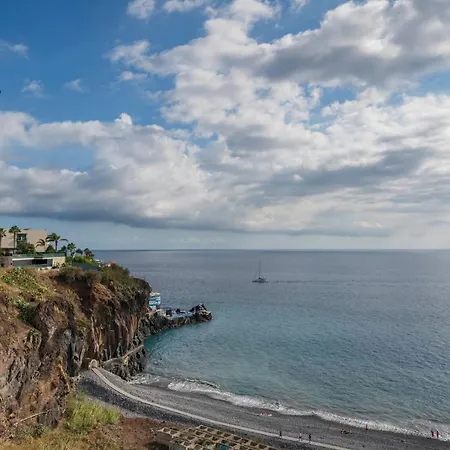 Madeira Palace Iii By An Island * Φουνκάλ